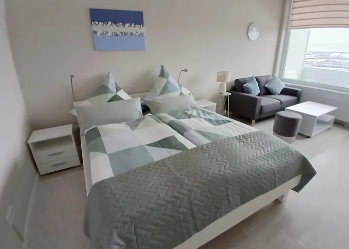 Mit Traum Seeblick Am Kurpark In Apartment Bad Segeberg