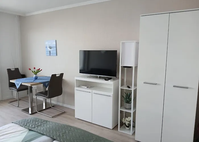 Mit Traum Seeblick Am Kurpark In Apartment Bad Segeberg